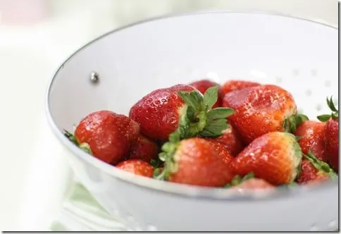 choc.strawberries2